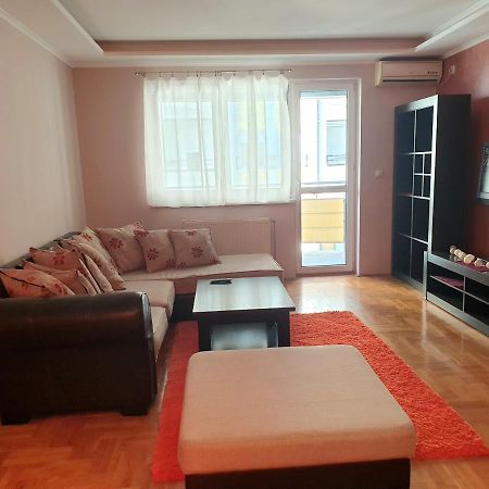 Apartman Mirage Σρέμσκα Μιτρόβιτσα Εξωτερικό φωτογραφία