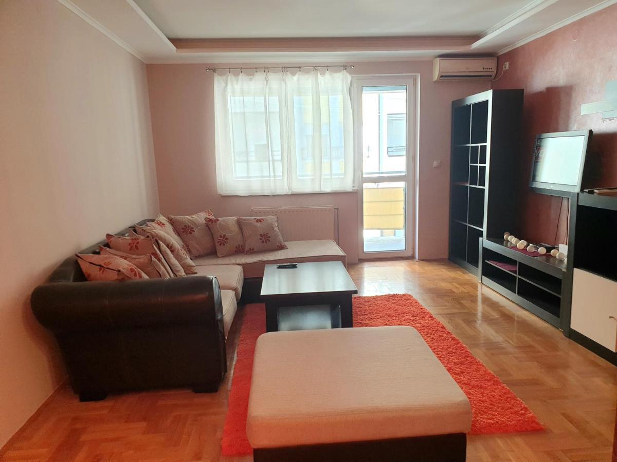 Apartman Mirage Σρέμσκα Μιτρόβιτσα Εξωτερικό φωτογραφία